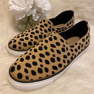 GAP LEOPARD SLIDE ON SNEAKERS